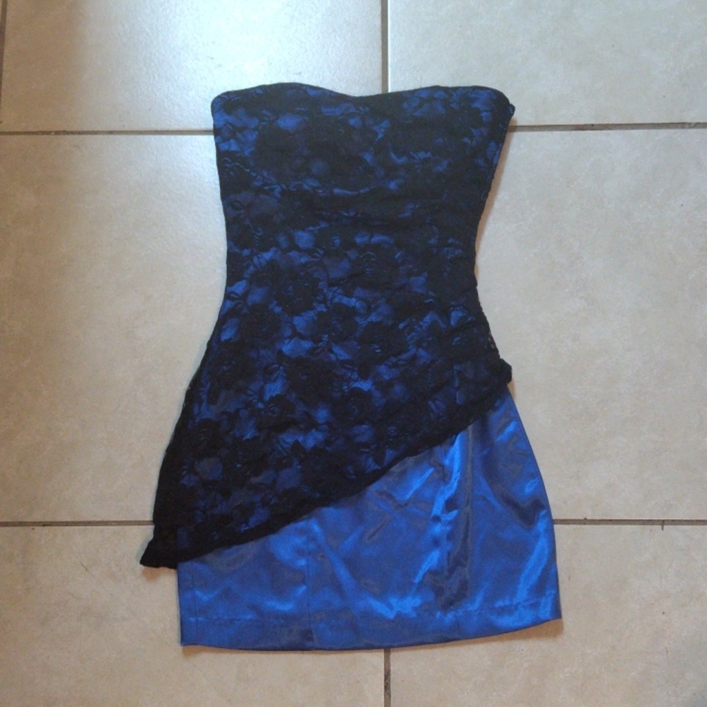 Juniors Strapless Party Dress